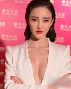 美女明星的美胸,揭秘美女明星的完美胸型之谜