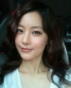 哪些明星被小明星亲过嘴,盘点那些被小明星“偷袭”的明星大腕